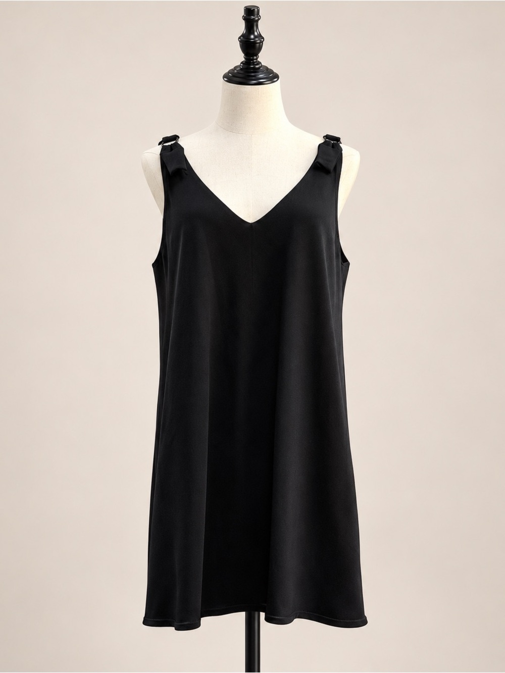 LYSSÉ Black V-Neck Shift Dress Metal Hardware Straps Size M